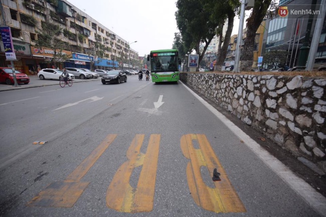 Xe buýt nhanh BRT ở Hà Nội chính thức đi vào vận hành sau thời gian thử nghiệm - Ảnh 3.