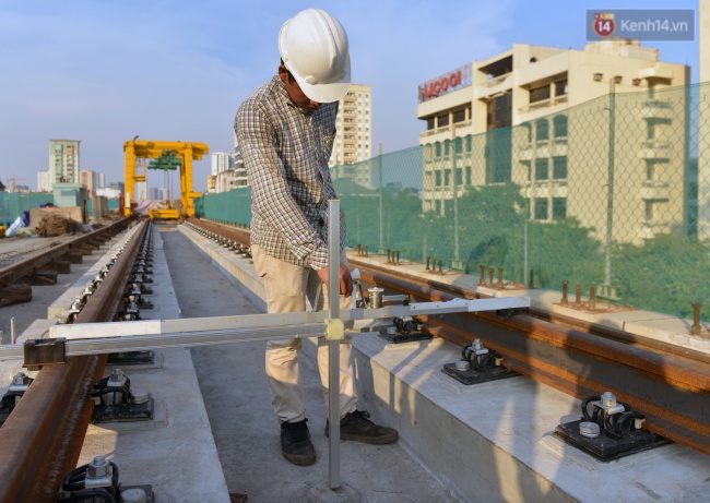 Dự &aacute;n đường sắt tr&ecirc;n cao C&aacute;t Linh - H&agrave; Đ&ocirc;ng bắt đầu lắp đặt những m&eacute;t ray đầu ti&ecirc;n - Ảnh 5.