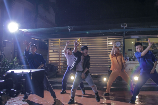 Soobin Hoàng Sơn nhanh tay ra MV sau đêm ra mắt ấn tượng tại The Remix - Ảnh 12.