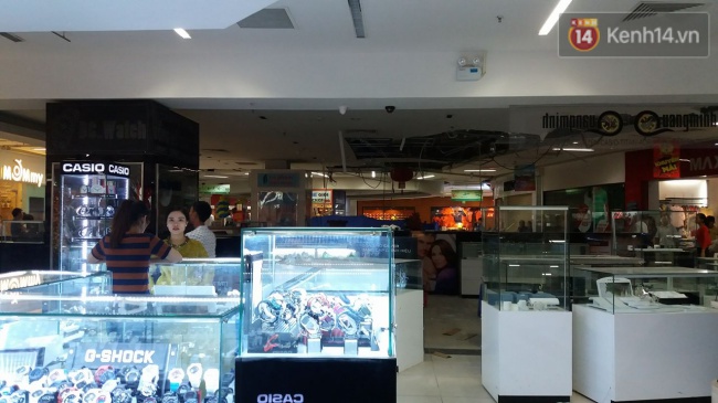 Sập trần nh&agrave; si&ecirc;u thị Big C Vinh, hai nh&acirc;n vi&ecirc;n may mắn tho&aacute;t nạn - Ảnh 1.