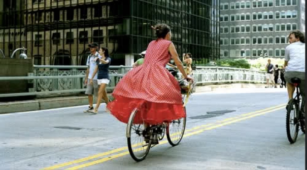 Nh&igrave;n lại những khoảnh khắc street style để đời của Bill Cunningham - Ảnh 16.