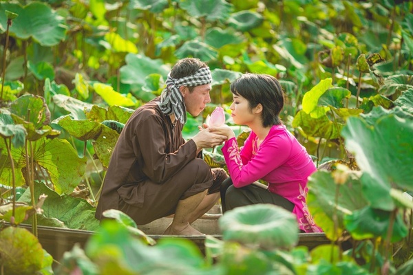 Những bộ ảnh cưới đẹp xuất sắc khi các cặp đôi nước ngoài sang Việt Nam chụp - Ảnh 25.