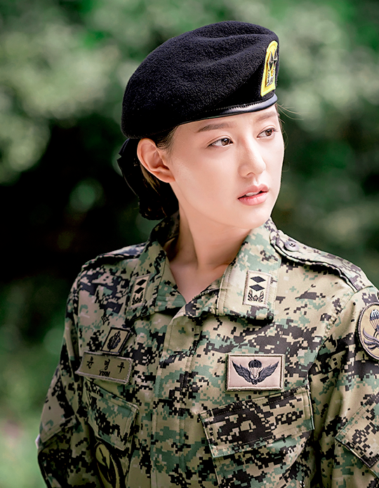 Kim Ji Won: Mỗi kiểu tóc một phong cách & kiểu nào cũng đẹp miễn chê! - Ảnh 1.