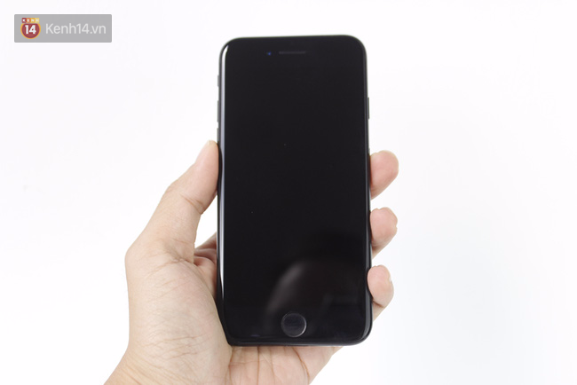 Đã có iPhone 7 đen bóng đầu tiên tại Việt Nam: Đẹp bóng bẩy! - Ảnh 5.