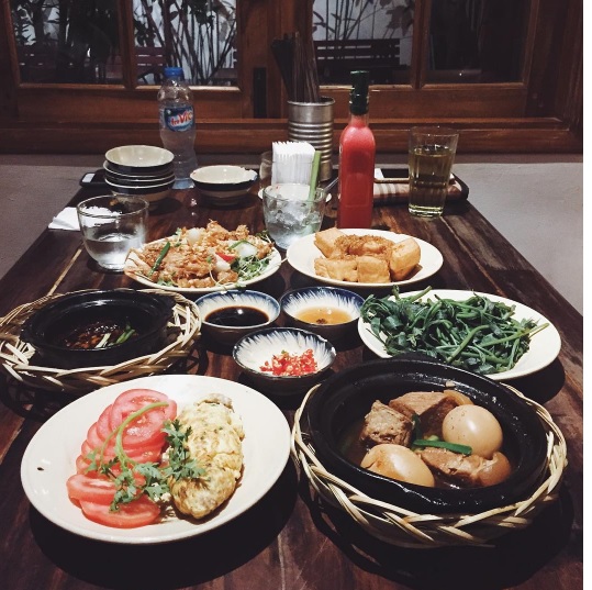 Ăn cơm nhà ở ngoài hàng: Ai cũng thử một lần khi ghé Sài Gòn - Ảnh 4.