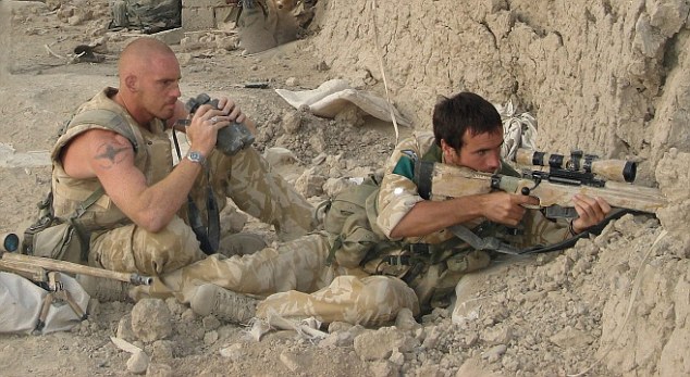 88 binh sĩ Anh thoát hiểm ngoạn mục sau 2 tháng trong vòng vây khủng bố Taliban - Ảnh 1.
