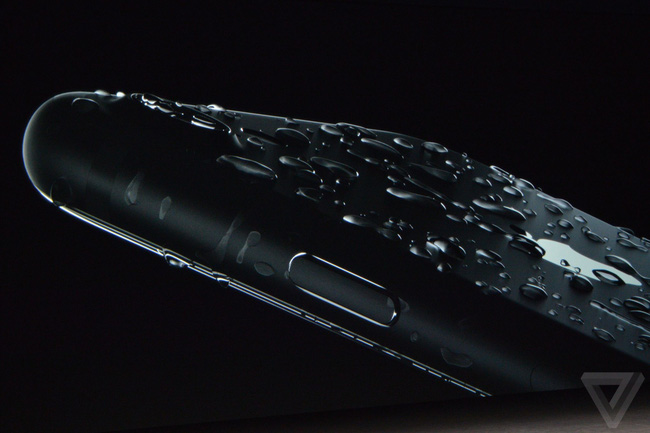 iPhone 7 v&agrave; iPhone 7 Plus lộ diện: Vượt trội so với phi&ecirc;n bản cũ! - Ảnh 2.