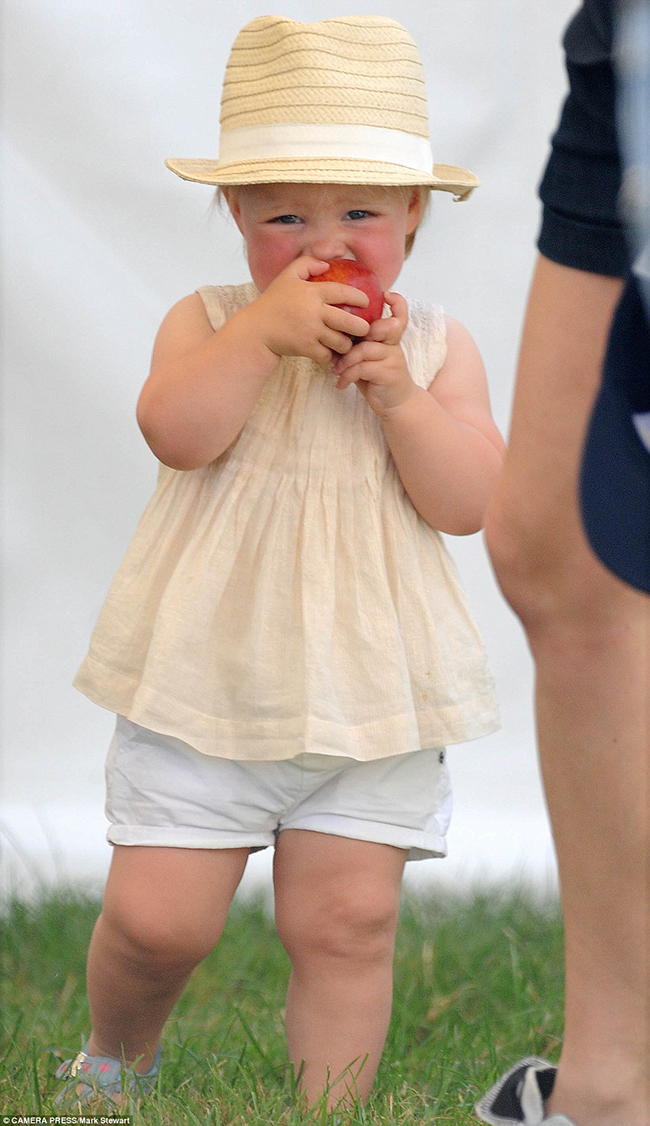 Mia Tindall - cô công chúa nhỏ đáng yêu của hoàng gia Anh - Ảnh 3.