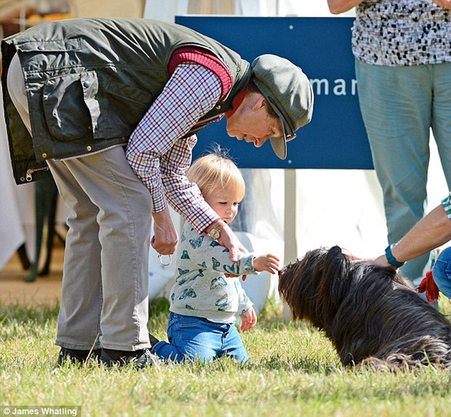 Mia Tindall - cô công chúa nhỏ đáng yêu của hoàng gia Anh - Ảnh 5.