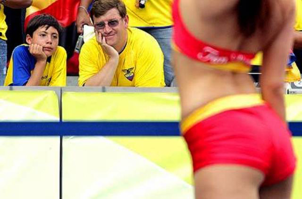 15 bức ảnh chứng minh định luật cha nào con nấy chưa bao giờ sai - Ảnh 7. 15 bức ảnh chứng minh định luật cha nào con nấy chưa bao giờ sai - Ảnh 7.