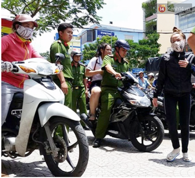 Nhóm nữ sinh cấp 3 đánh nhau gây náo loạn đường phố Sài Gòn - Ảnh 3.