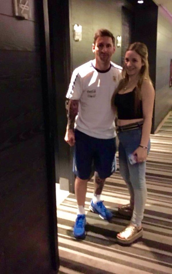 Fan nữ xăm mặt Messi vào bàn tọa để ngày ngày được vuốt ve - Ảnh 4.