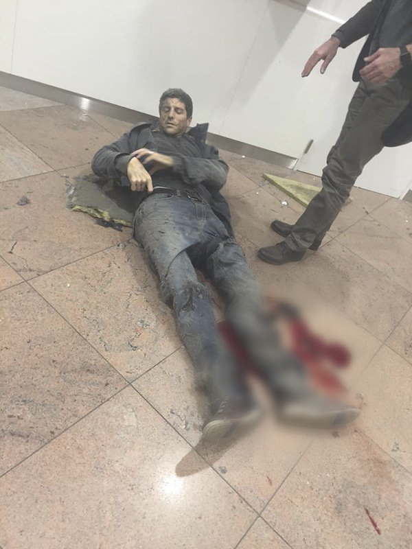 Tổ chức khủng bố IS đánh bom thủ đô Bỉ, ít nhất 34 người chết, 170 người bị thương - Ảnh 30.