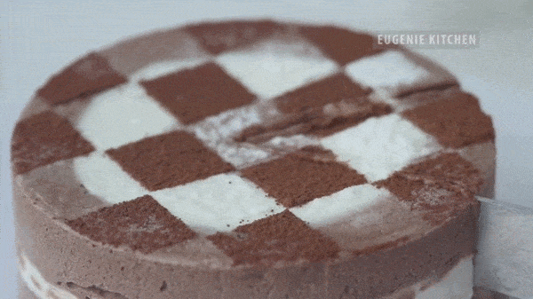 Hô biến kem lạnh thành ổ bánh hình bàn cờ ấn tượng - Ảnh 9.
