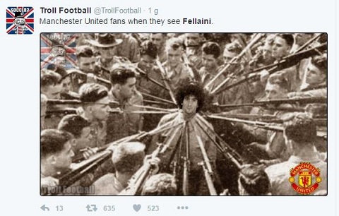 Gây chú ý bằng cách này, Fellaini nhận mưa gạch đá cũng chẳng oan - Ảnh 4.