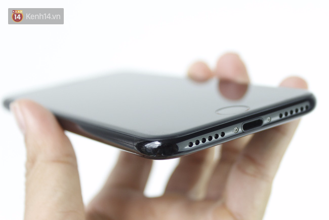 Đã có iPhone 7 đen bóng đầu tiên tại Việt Nam: Đẹp bóng bẩy! - Ảnh 9.