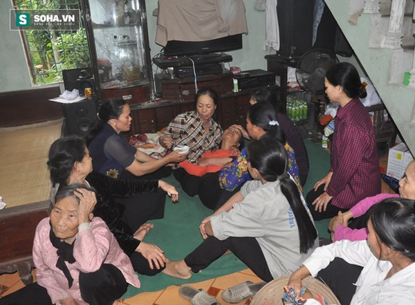 B&agrave; nội kể lại gi&acirc;y ph&uacute;t 2 ch&aacute;u trai bị mẹ s&aacute;t hại ở Hải Dương - Ảnh 1.
