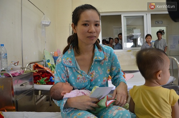 X&uacute;c động gi&acirc;y ph&uacute;t nữ b&aacute;c sỹ người Anh gặp lại ch&aacute;u b&eacute; được sinh ra ở độ cao 10.000 m&eacute;t - Ảnh 4.