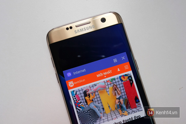 Tại Vi&ecirc;̣t Nam m&ocirc;̃i phút Samsung bán ra m&ocirc;̣t máy Galaxy S7/S7 edge - Ảnh 2.