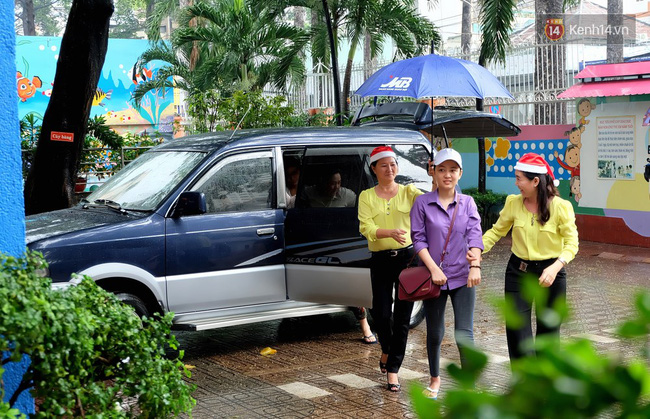 Món quà Giáng sinh ấm áp dành cho nữ sinh 19 tuổi bị ung thư máu khát khao trở thành cô giáo - Ảnh 5.