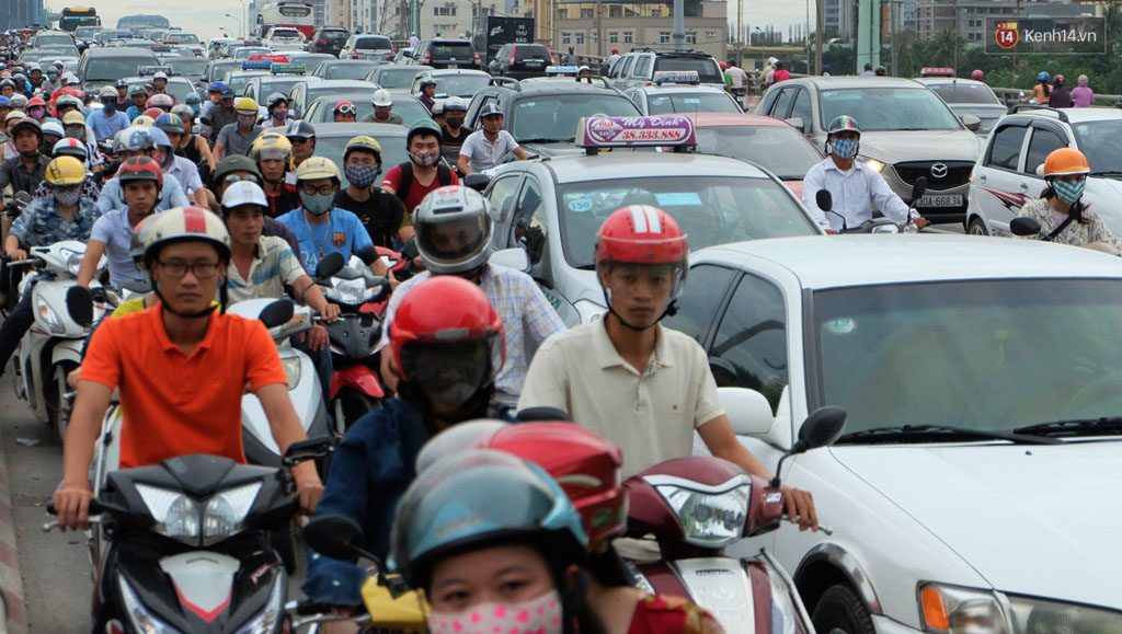 Chủ tịch hiệp hội vận tải H&agrave; Nội: Cần c&acirc;n nhắc bỏ cụm từ cấm xe ngoại tỉnh đi - Ảnh 2.