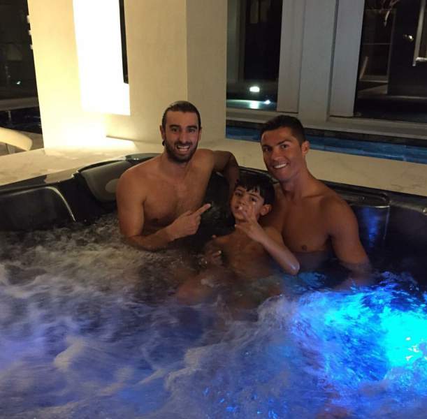 3 người bạn trai khiến Ronaldo bị nghi ngờ về giới tính là ai? - Ảnh 8.
