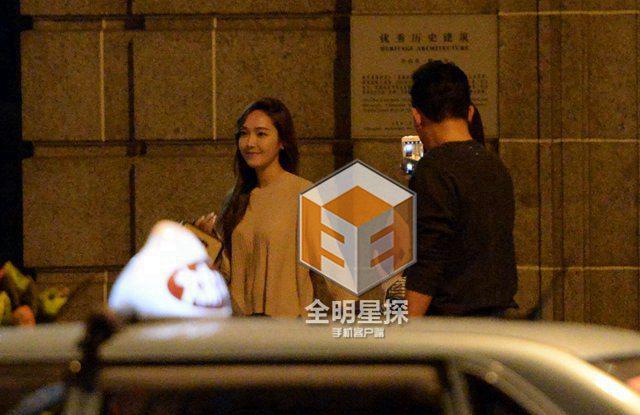Hai chị em Jessica - Krystal tung tẩy hẹn hò, Tyler Kwon làm trợ lý chụp hình - Ảnh 8.