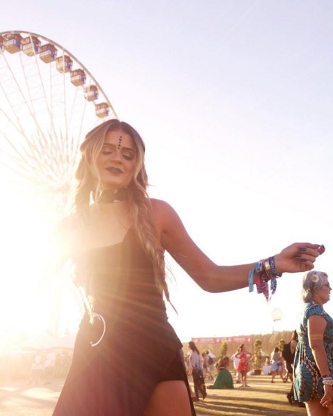 Coachella: Sự thật không như mơ đằng sau lễ hội tập trung những cô nàng hot nhất nước Mỹ - Ảnh 1.