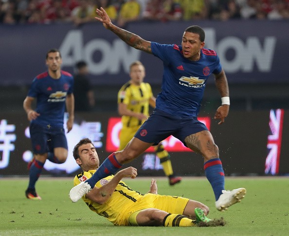 MU của Jose Mourinho thua sấp mặt 1-4 trước Dortmund tr&ecirc;n đất Trung Quốc - Ảnh 3.