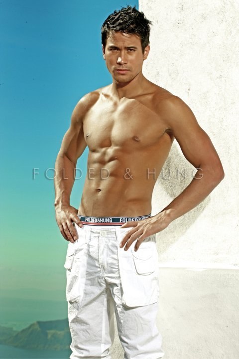 Rộ tin Hoa hậu Ho&agrave;n vũ 2015 hẹn h&ograve; với nam diễn vi&ecirc;n điển trai - Ảnh 6.