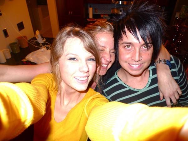 Taylor Swift lộ loạt bình luận văng tục thời trẻ trâu trên MySpace - Ảnh 2.