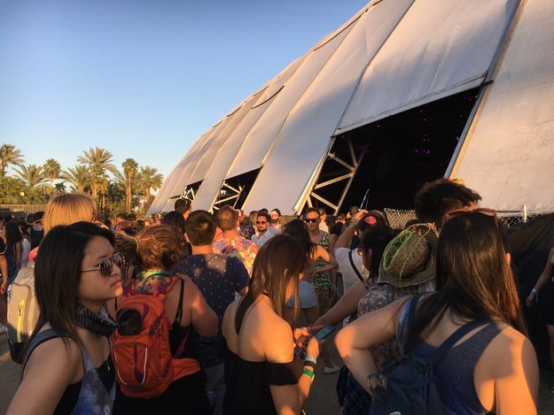 Coachella: Sự thật không như mơ đằng sau lễ hội tập trung những cô nàng hot nhất nước Mỹ - Ảnh 6.