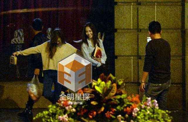 Hai chị em Jessica - Krystal tung tẩy hẹn hò, Tyler Kwon làm trợ lý chụp hình - Ảnh 12.