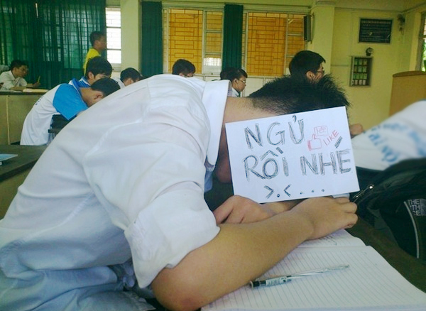Những tỷ phú thời gian nơi giảng đường ĐH và mơ ước có việc nhàn lương cao - Ảnh 8.