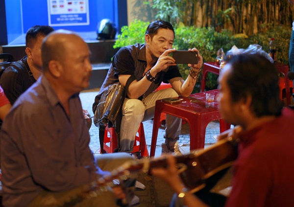 Fan Cuồng Thái Hòa rủ rê danh hài Hoàng Sơn lấn sân... nhạc rock - Ảnh 4.