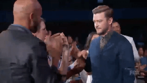 Khoảnh khắc hot nhất Teen Choice Awards: Justin Timberlake suýt hôn đồng giới với sao nam - Ảnh 1.