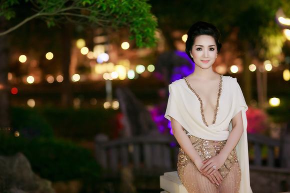 Những Hoa hậu, Á hậu càng lớn tuổi càng đẹp mặn mà của showbiz Việt - Ảnh 6.