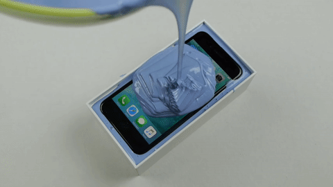 Xem iPhone 7 ngập chìm trong hỗn hợp silicon và cái kết bất ngờ - Ảnh 3.