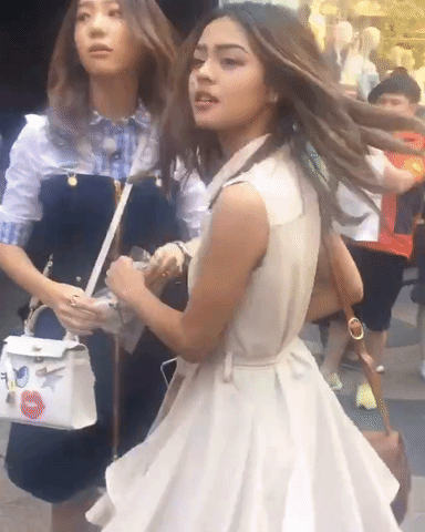 "Bắt bài" 4 kiểu chụp hình của Lily Maymac để người bé tí nhưng vẫn cực