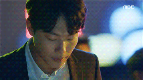 Fan Cún Ryu Jun Yeol sẽ sáng rỡ mắt với hình ảnh CEO ngầu lòi trong “Lucky Romance”! - Ảnh 1.