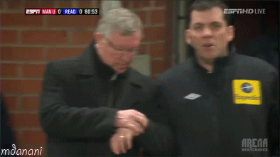 Man Utd đang rất nhớ hình ảnh Sir Alex chỉ tay lên đồng hồ - Ảnh 4.