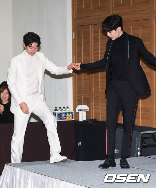 Mối nhân duyên của cặp soái ca Goblin Lee Dong Wook và Gong Yoo ngoài đời - Ảnh 9.