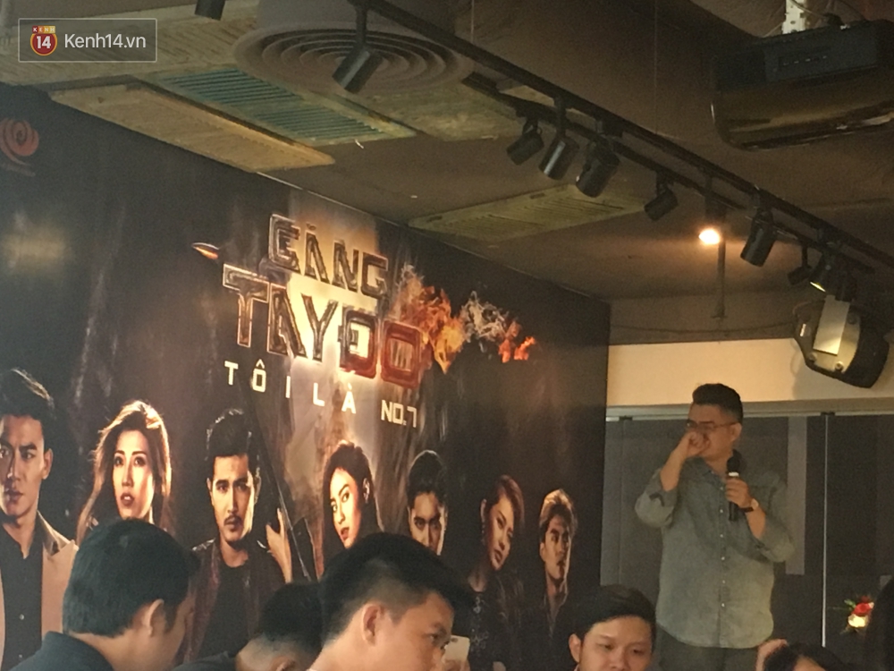 NSX Găng Tay Đỏ bật khóc khi chia sẻ 10 ngày chiếu không thu 1 đồng, chưa hề ký hợp đồng với CGV - Ảnh 1. NSX Găng Tay Đỏ bật khóc khi chia sẻ 10 ngày chiếu không thu 1 đồng, chưa hề ký hợp đồng với CGV - Ảnh 1.