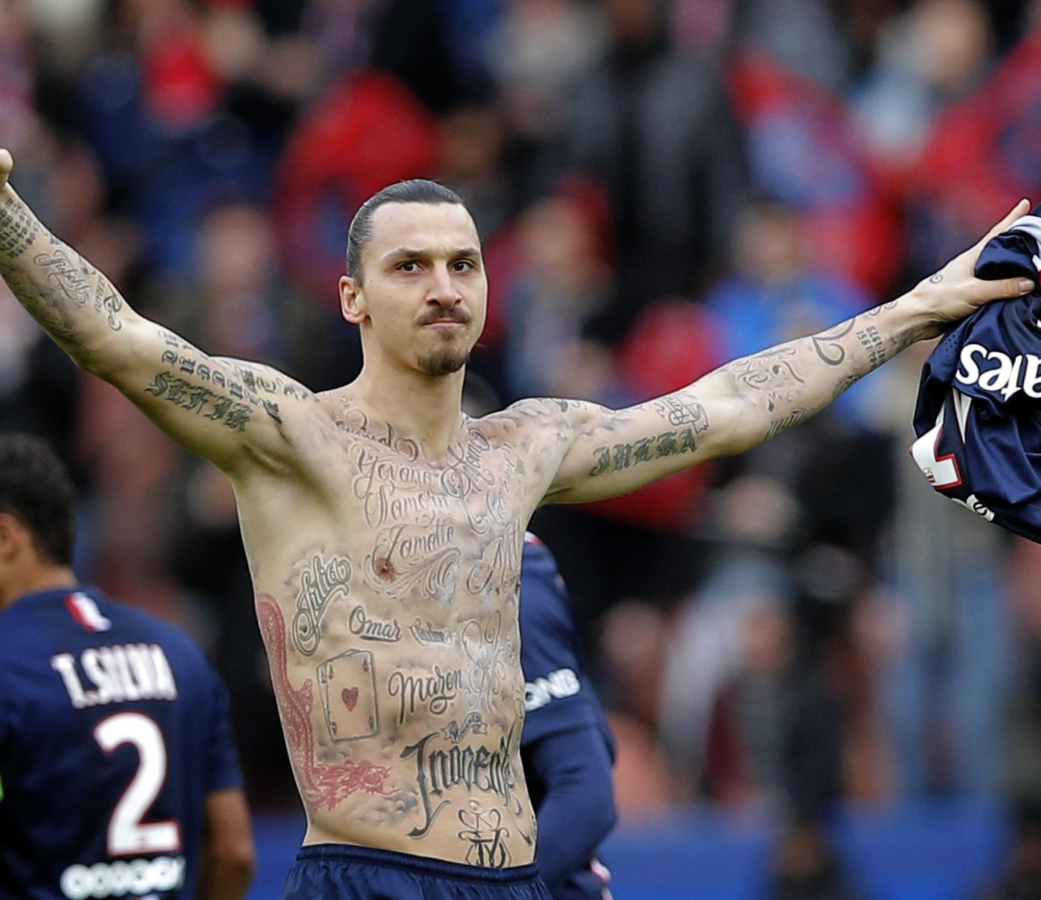 Bộ sưu tập h&igrave;nh xăm chằng chịt tr&ecirc;n người Ibrahimovic biến mất b&iacute; ẩn - Ảnh 4.