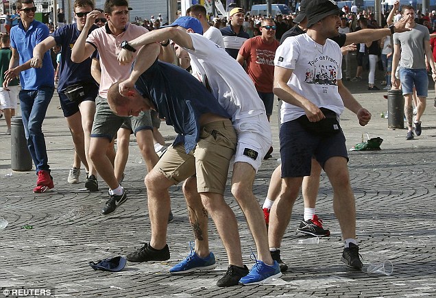 Euro 2016 và bóng ma hooligan đang trở lại - Ảnh 2.