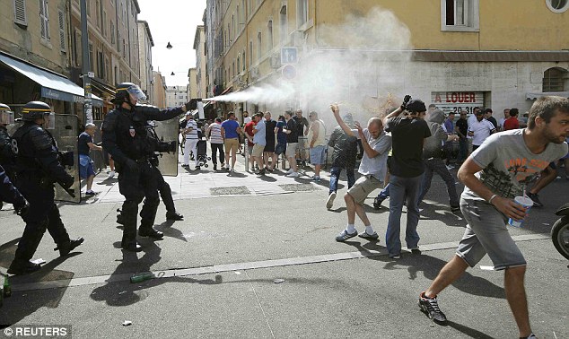 Euro 2016 và bóng ma hooligan đang trở lại - Ảnh 3.