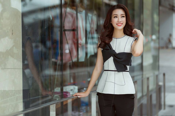 Mới chập chững v&agrave;o Vbiz, Hoa hậu Mỹ Linh đ&atilde; chứng tỏ được bản lĩnh mặc đẹp - Ảnh 6.