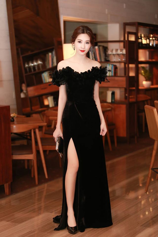 Lần đầu tiên trong đời Hoa hậu Thu Thảo dính nghi án mặc váy nhái