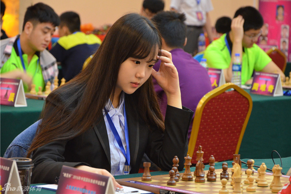 Gương mặt xinh hút hồn của thiếu nữ đánh cờ vua đến từ Trung Quốc - Ảnh 6.