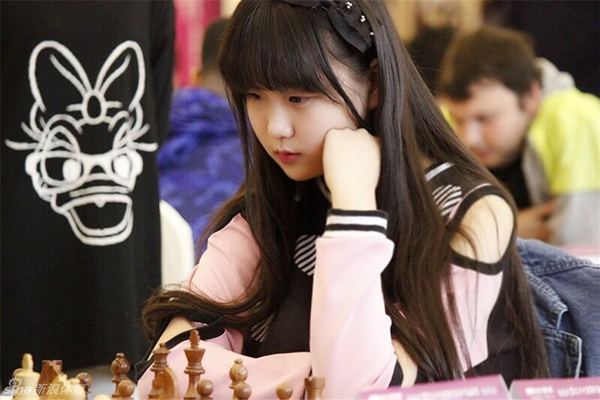 Gương mặt xinh hút hồn của thiếu nữ đánh cờ vua đến từ Trung Quốc - Ảnh 7.